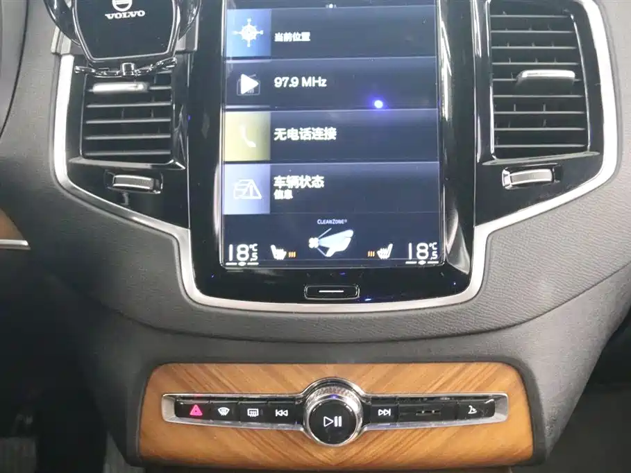 Volvo XC90 2021 — фото 10