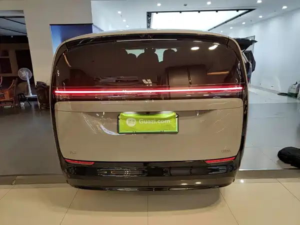 Li Auto MEGA 2025