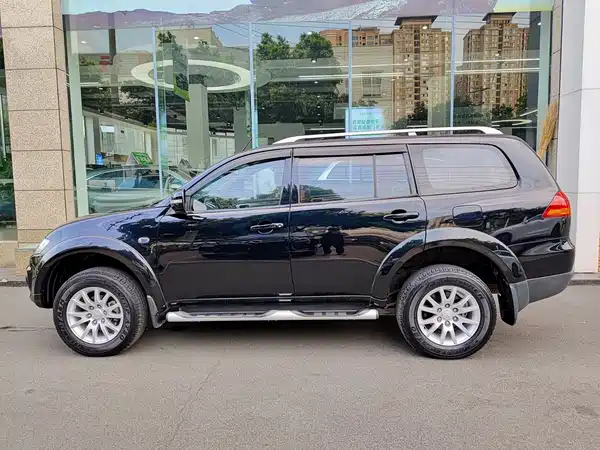 Mitsubishi Pajero Jinchang 2014