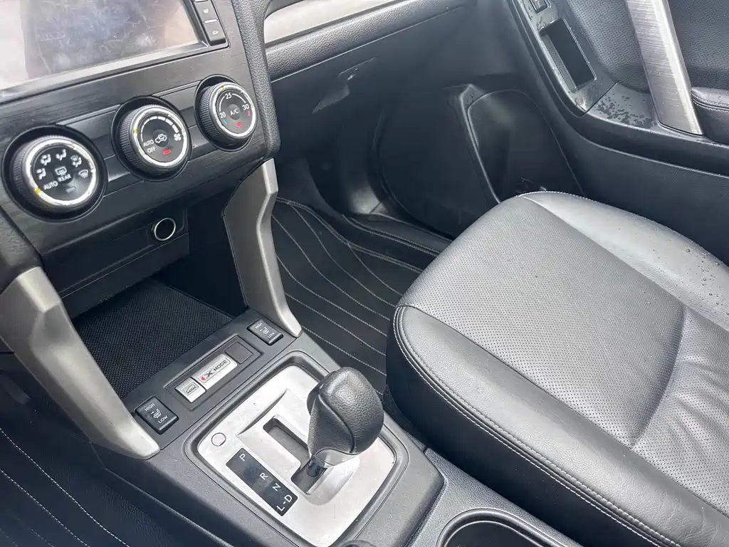 Subaru Forester 2015 — фото 13