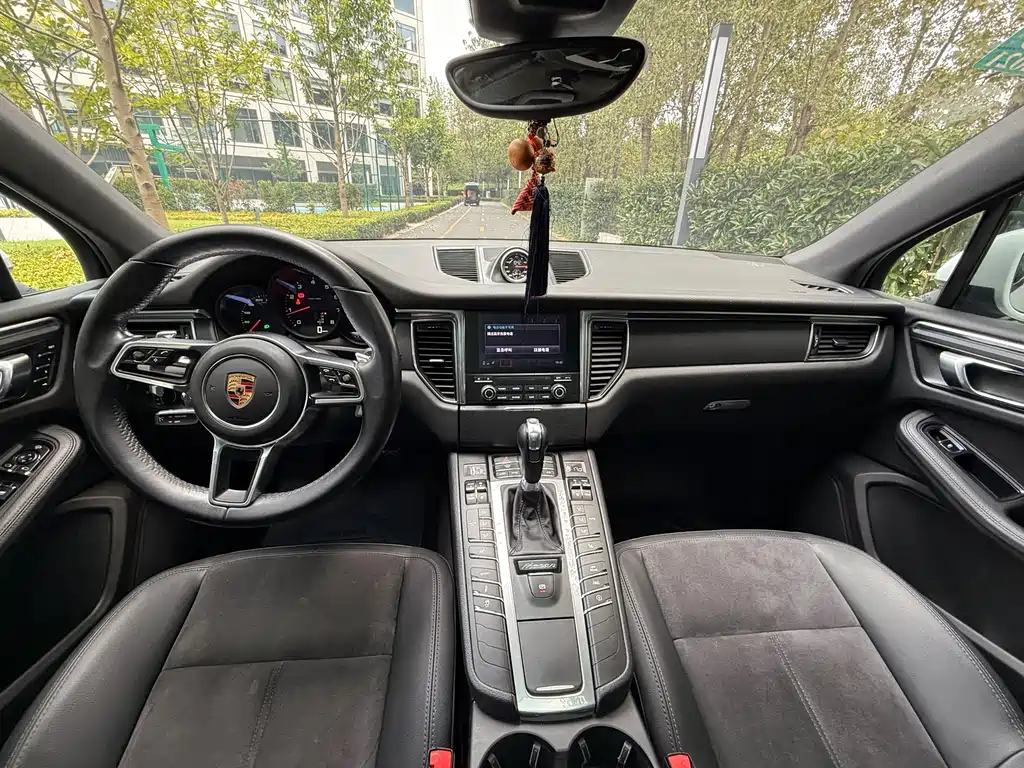 Porsche Macan 2017 — фото 8