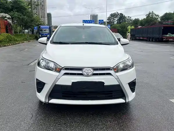 Toyota Yaris L 2015
