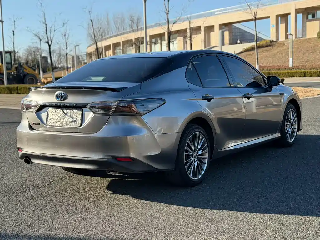 Toyota Camry 2019 — фото 4