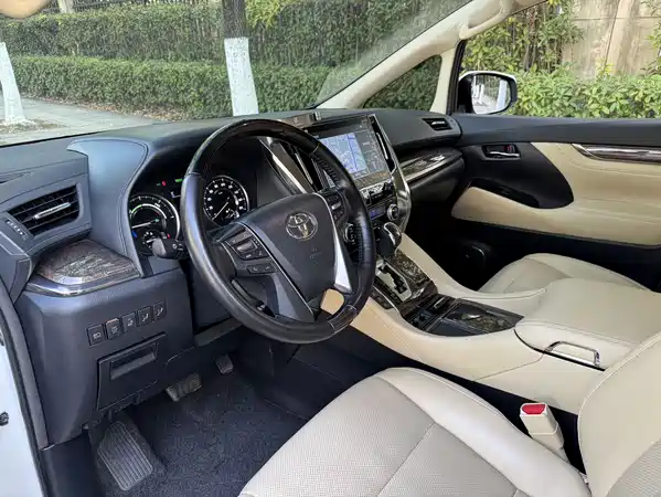 Toyota Alphard 2021