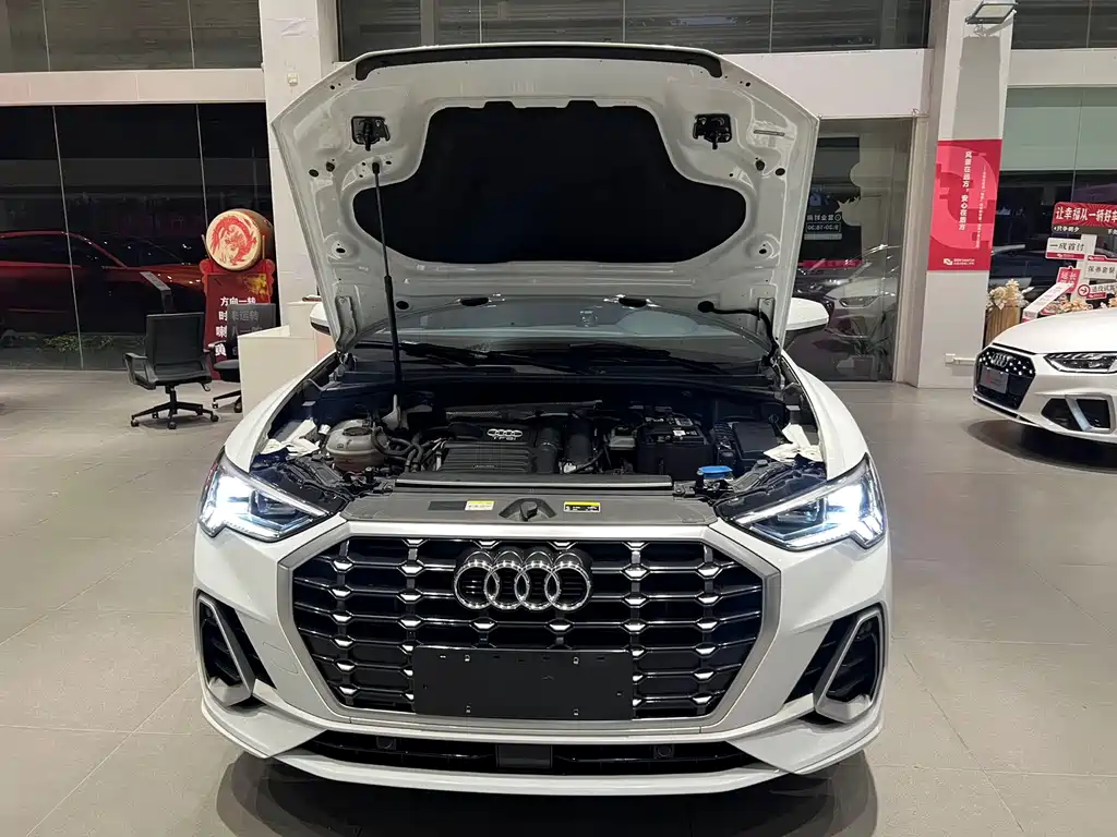 Audi Q3 2023 — фото 18
