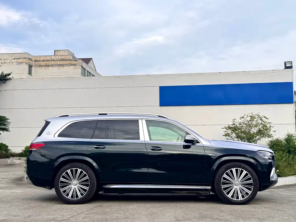 Mercedes-Benz GLS 2023