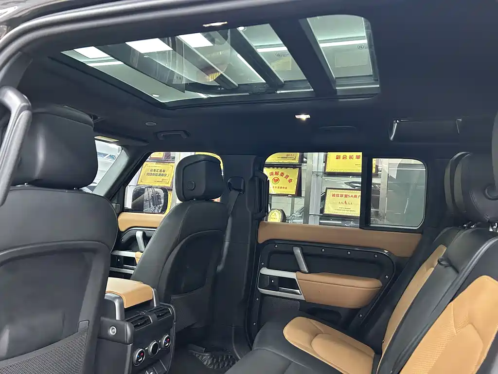 Land Rover Defender 2024 — фото 13