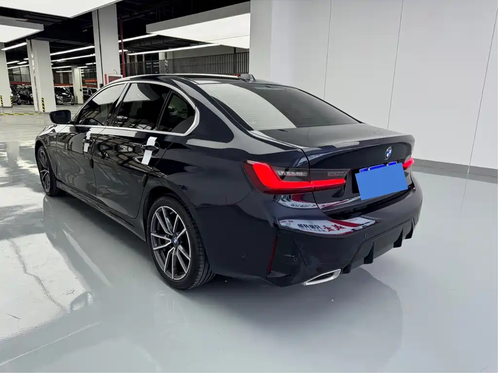 BMW 3 Series 2025 — фото 15