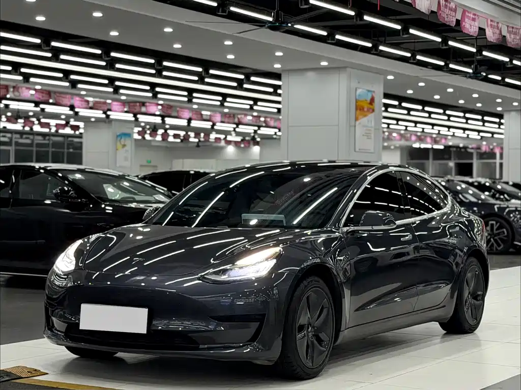 Tesla Model 3 2020 — фото 1
