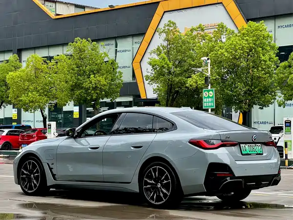 BMW i4 2023