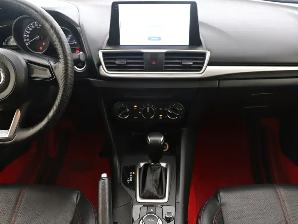 Mazda 3 Axela 2019 — фото 10