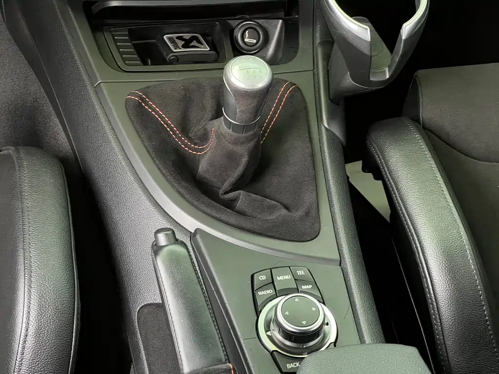 BMW 1 Series M 2012 — фото 18