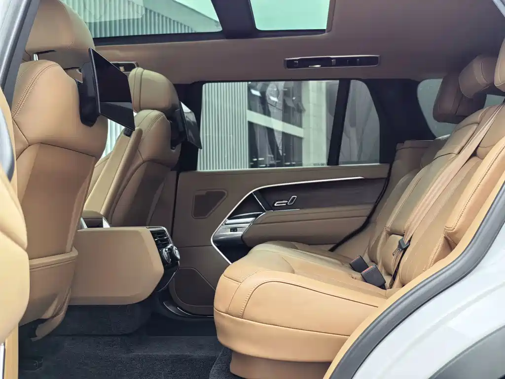 Land Rover Range Rover 2023 — фото 13