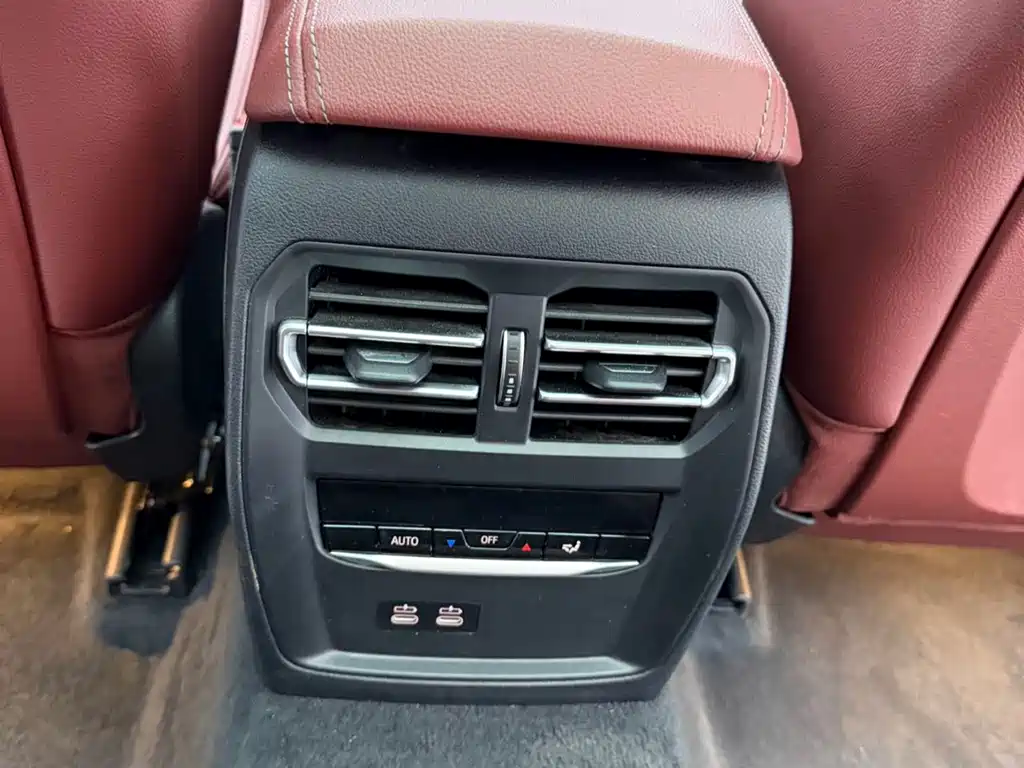 BMW 3 Series 2023 — фото 17