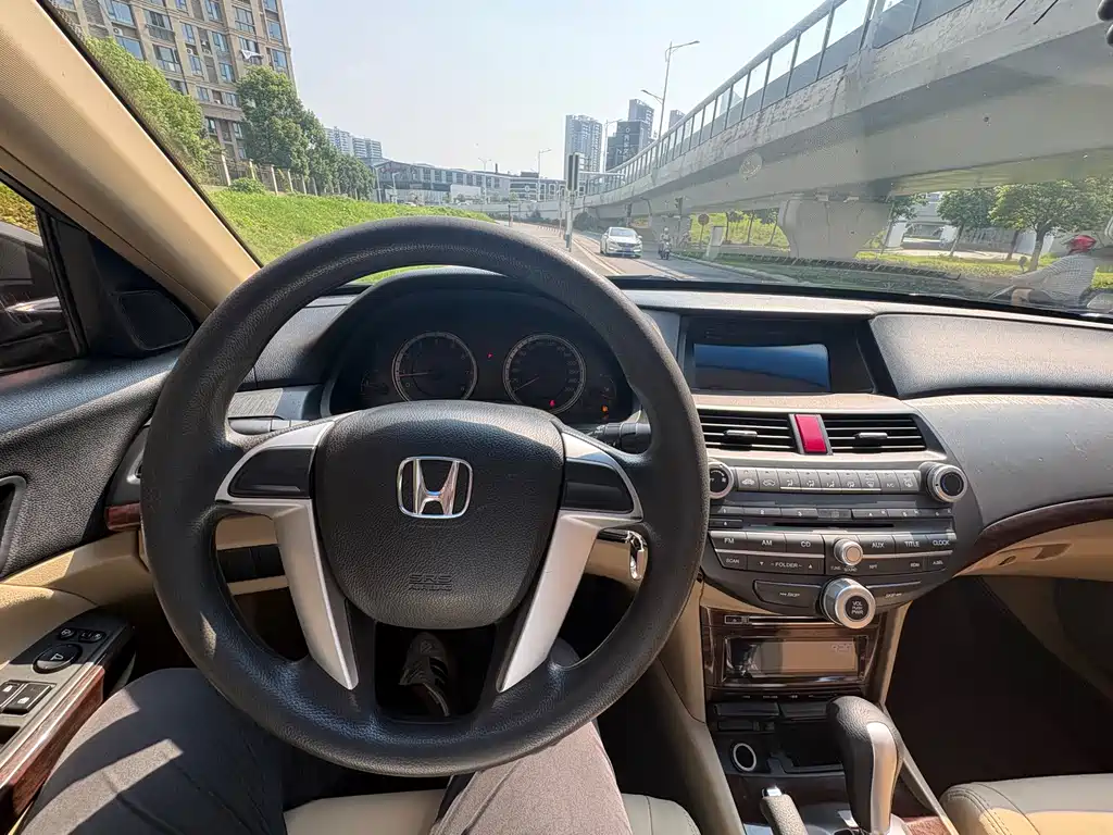 Honda Accord 2013 — фото 10