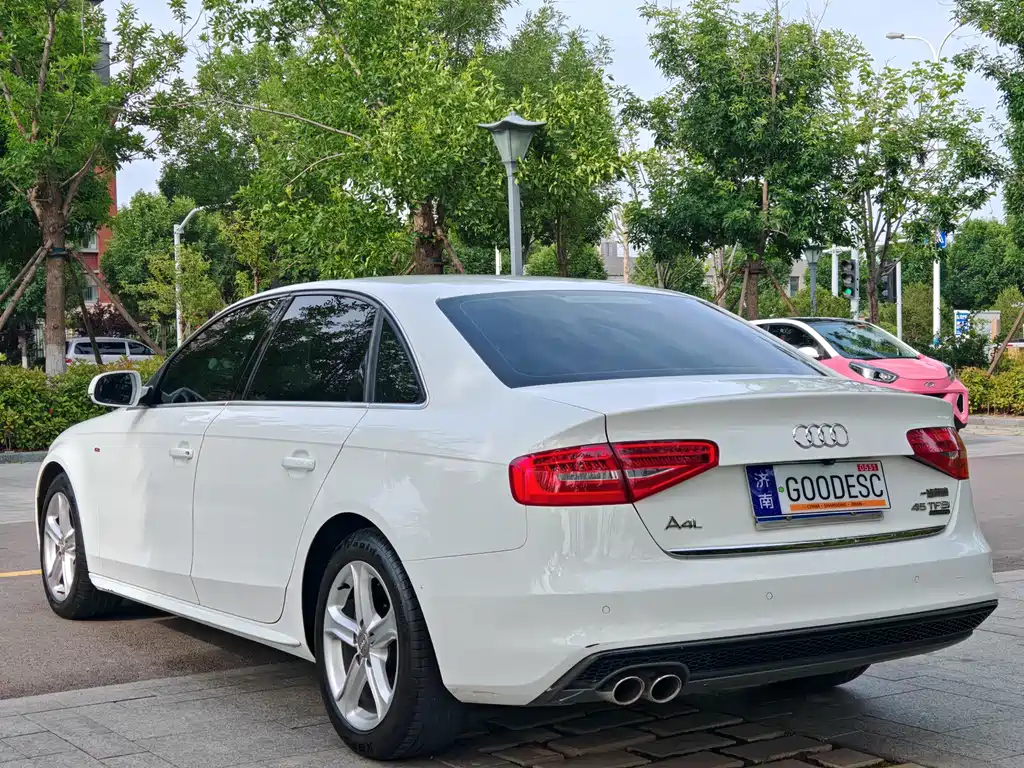 Audi A4L 2015