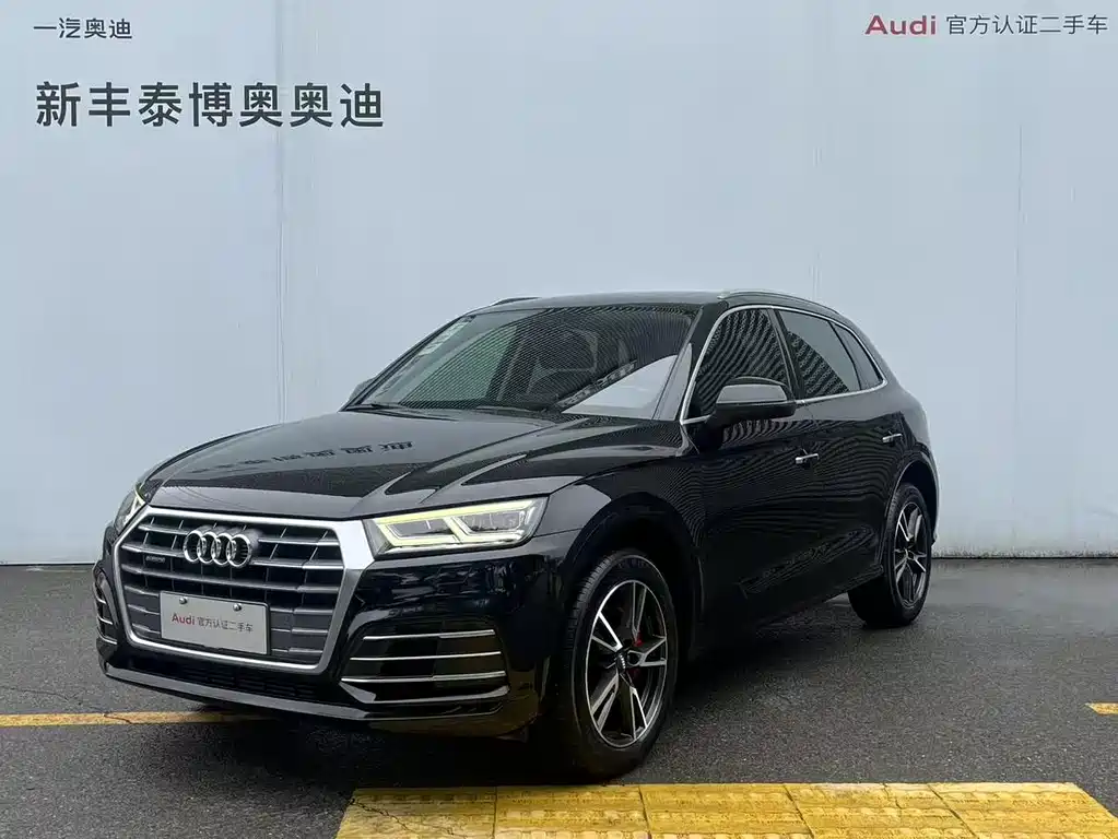 Audi Q5L 2019 — фото 1