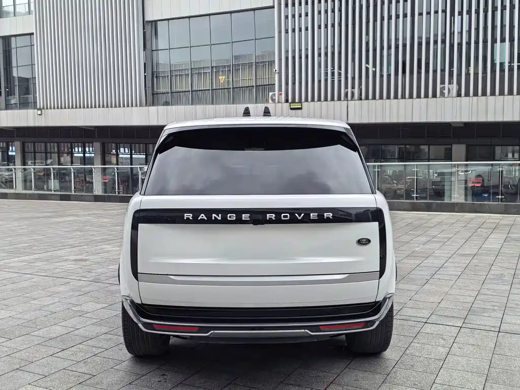 Land Rover Range Rover 2023 — фото 19