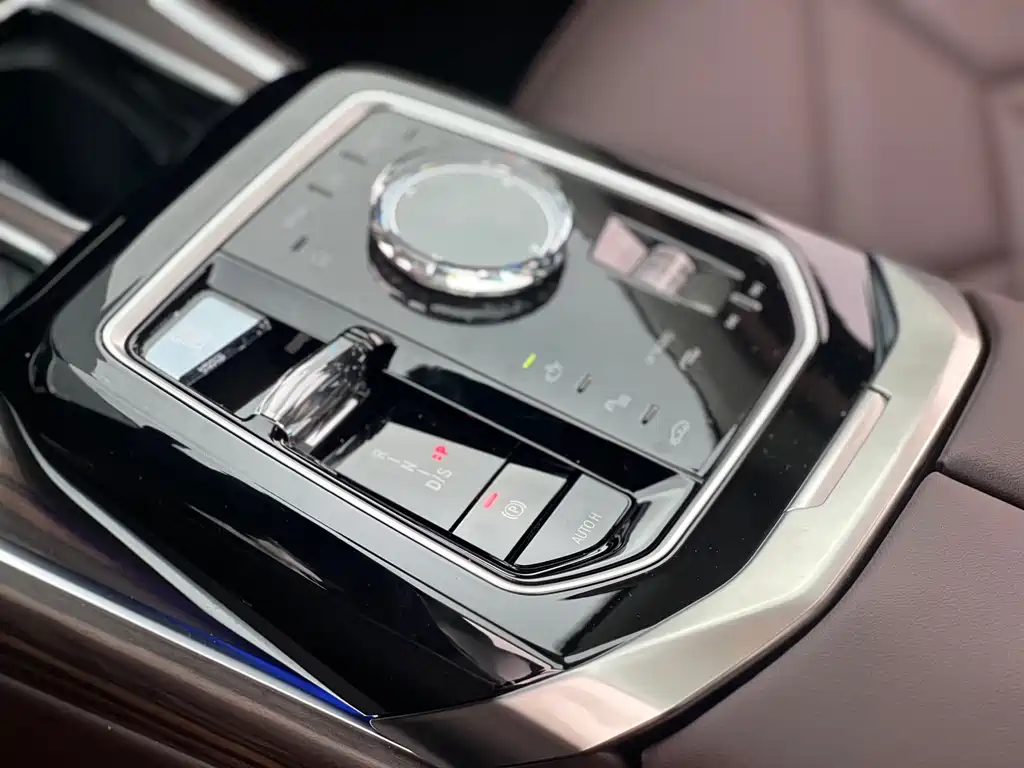 BMW 7 Series 2025 — фото 15
