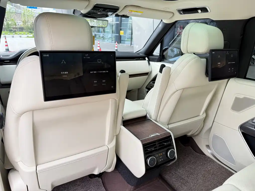 Land Rover Range Rover 2023 — фото 20