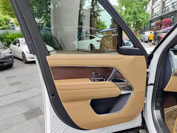Land Rover Range Rover 2023