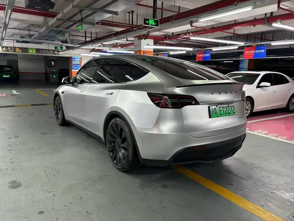 Tesla Model Y 2023 — фото 9