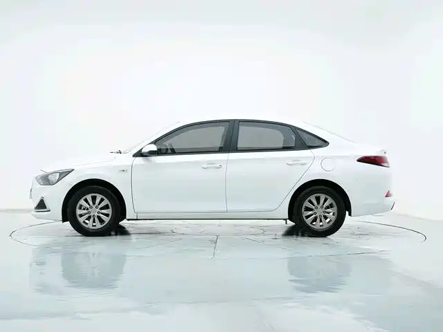 Hyundai Elantra 2021 — фото 8