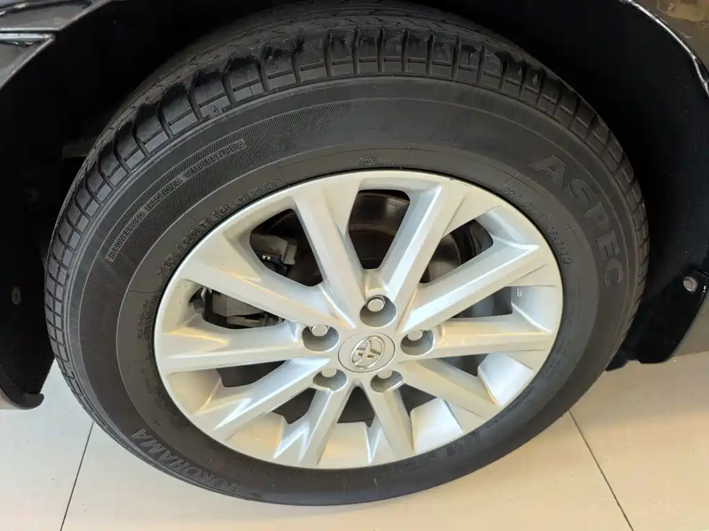 Toyota Camry 2015 — фото 13