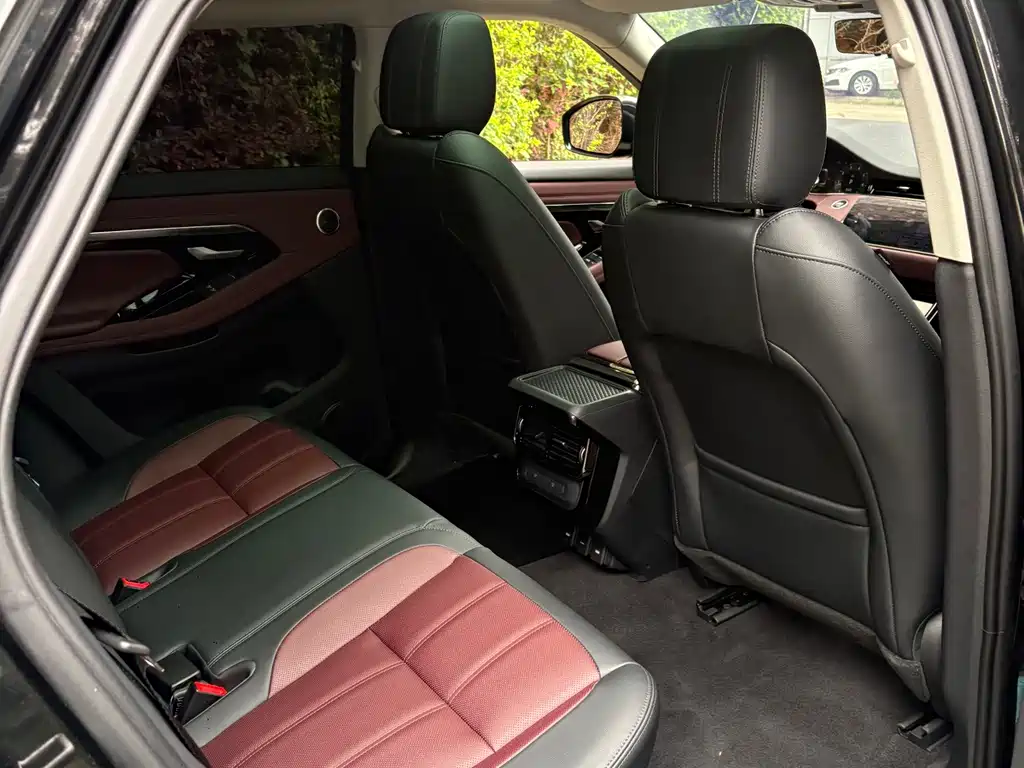 Land Rover Range Rover Evoque 2023 — фото 10