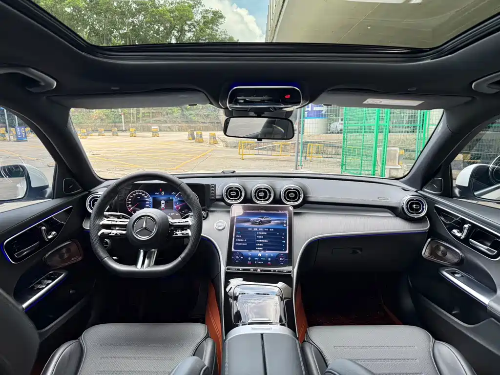 Mercedes-Benz C-Class 2023 — фото 7