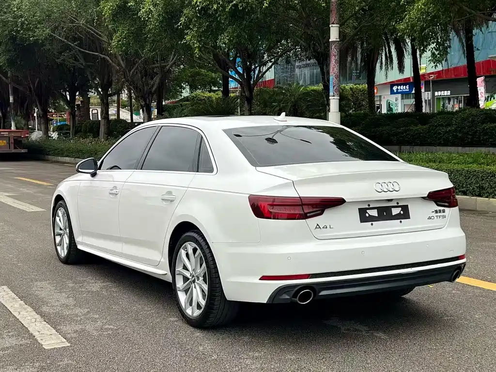 Audi A4L 2018