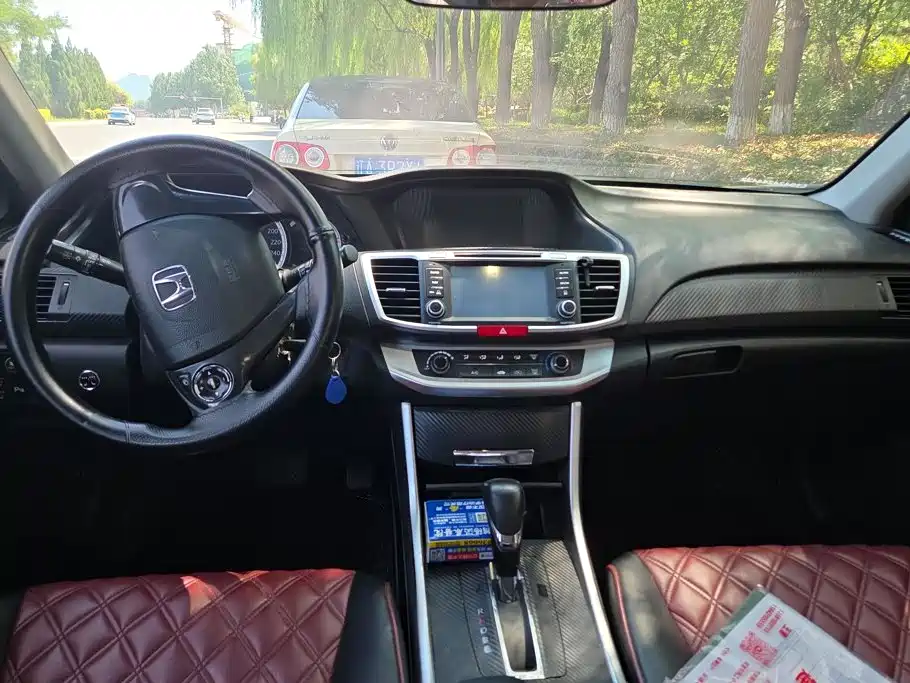 Honda Accord 2014 — фото 12