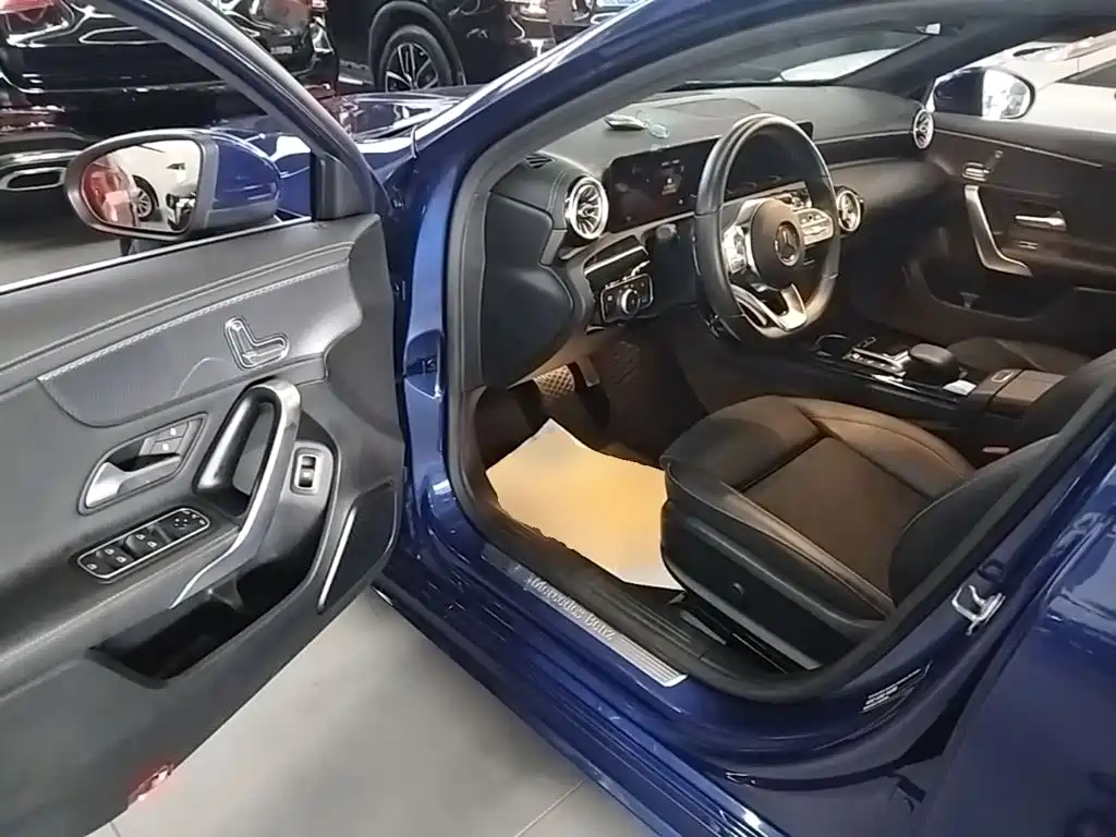 Mercedes-Benz A-Class 2020 — фото 16