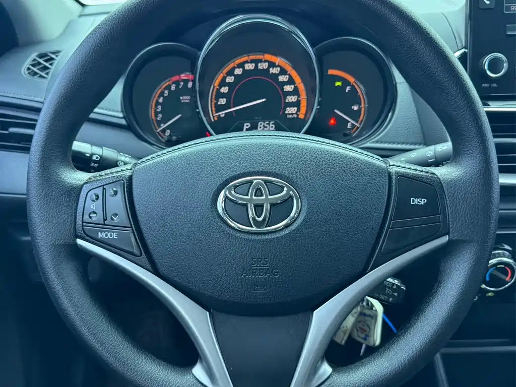 Toyota Yaris L 2022 — фото 14