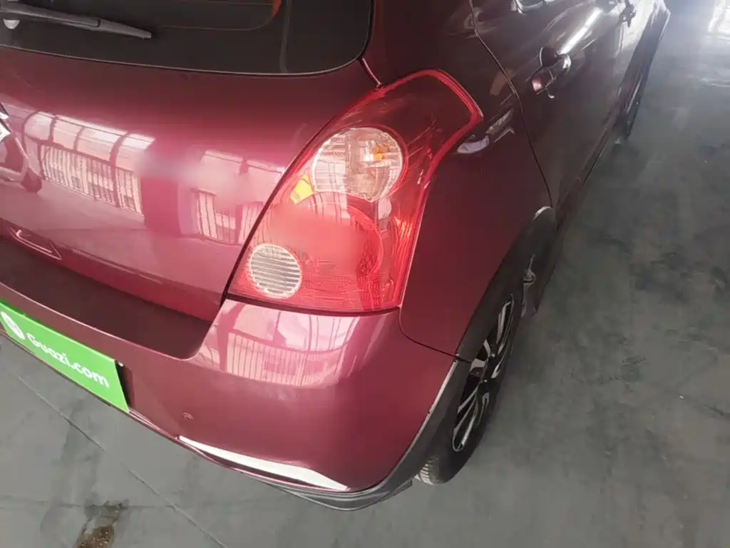 Suzuki Swift 2015 — фото 8
