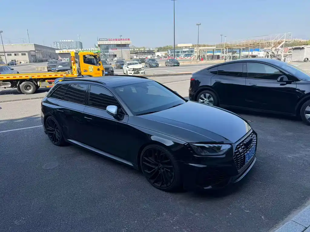 Audi RS 4 2023 — фото 2