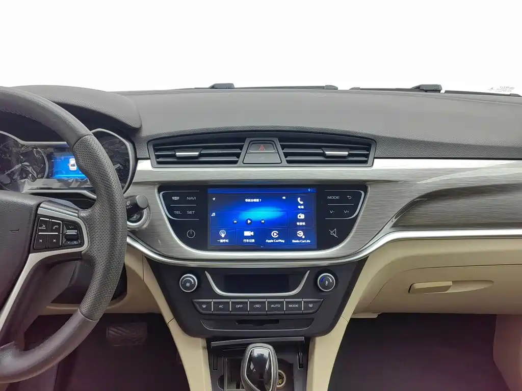 Geely Emgrand 2017 — фото 12