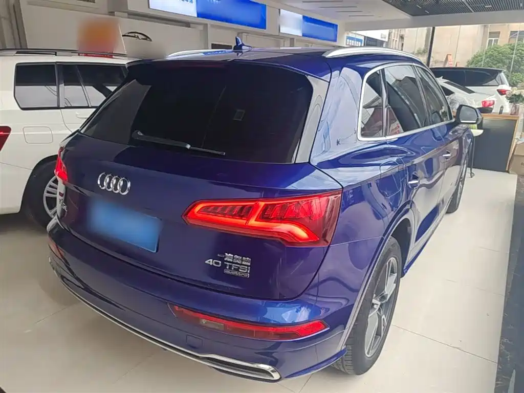 Audi Q5L 2018 — фото 7