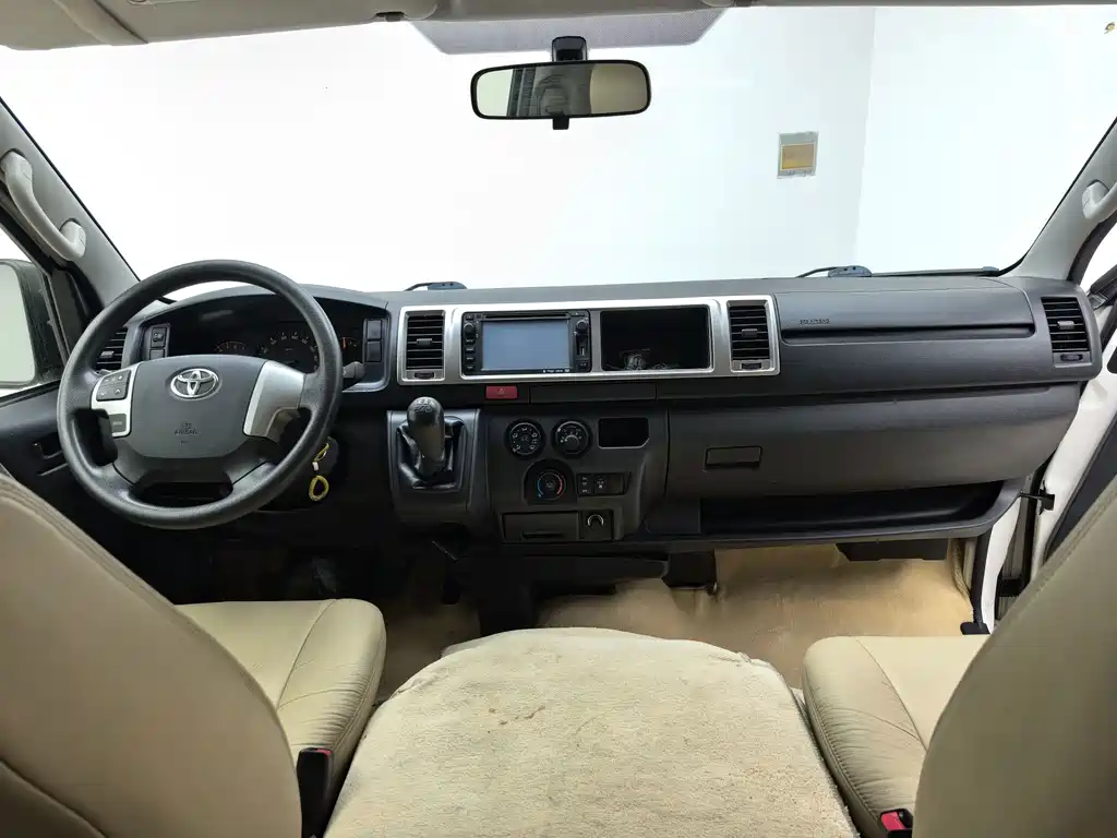 Toyota HIACE 2014 — фото 15