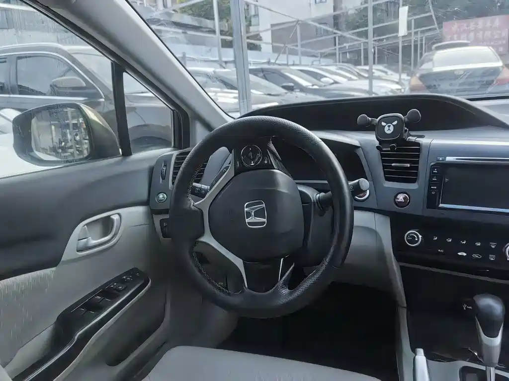 Honda Civic 2015 — фото 11