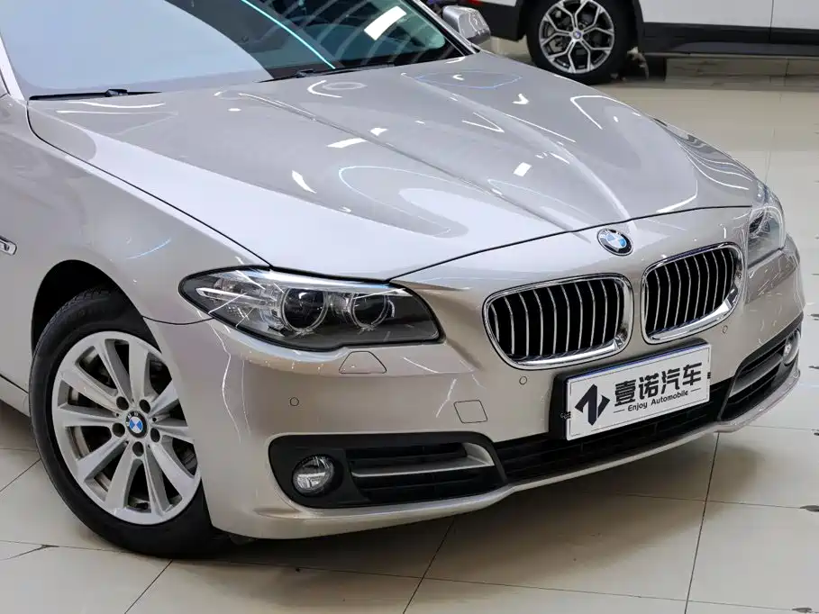 BMW 5 Series 2016 — фото 11