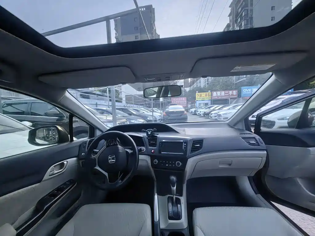 Honda Civic 2015 — фото 10