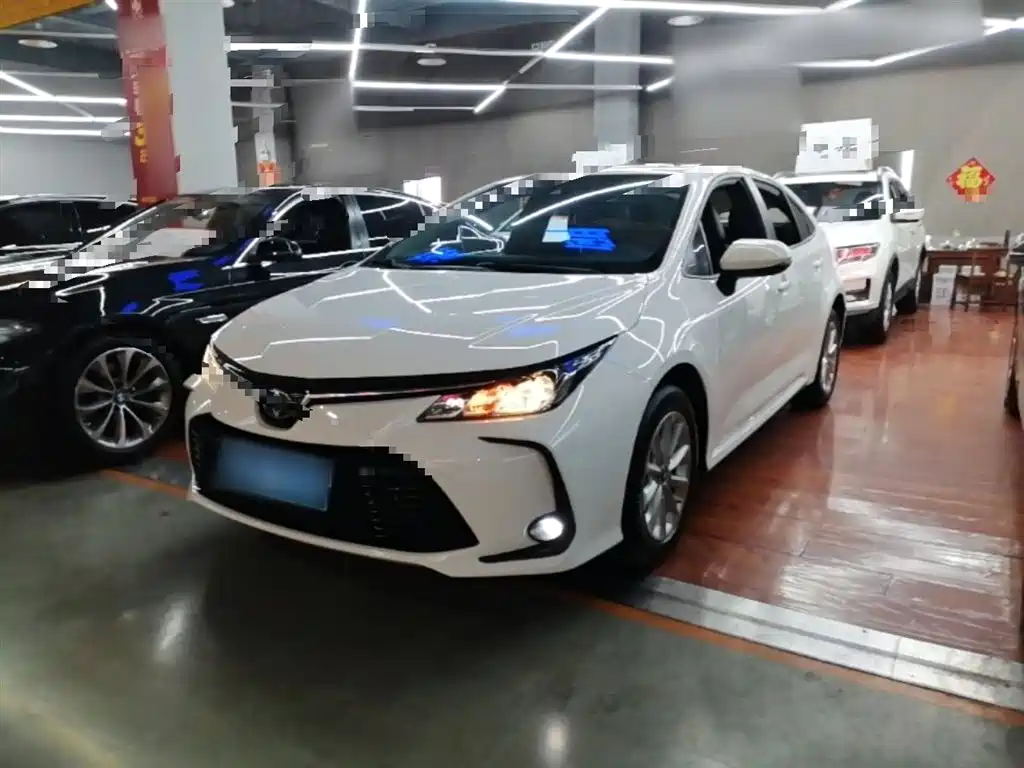Toyota Corolla 2021 — фото 1