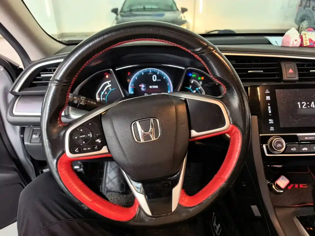 Honda Civic 2017 — фото 11