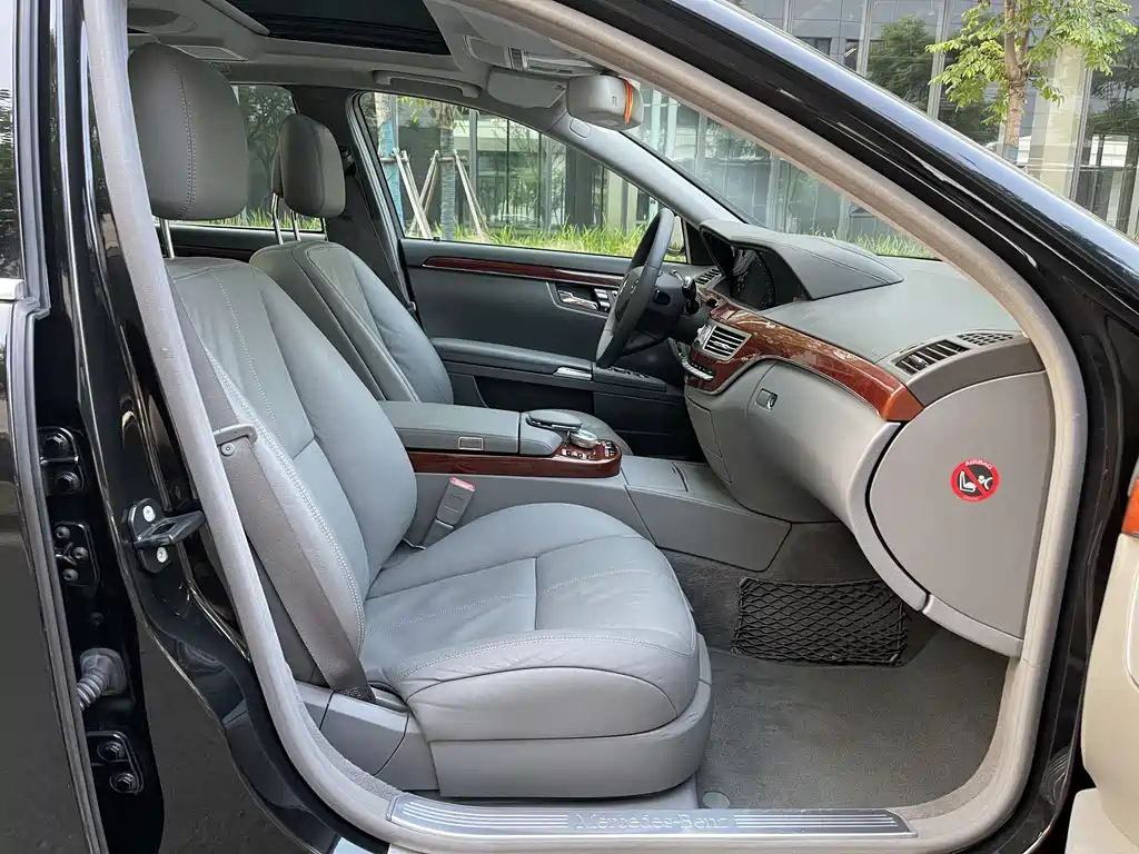 Mercedes-Benz S-Class 2008