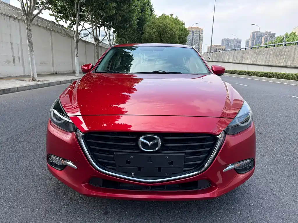 Mazda 3 Axela 2018 — фото 2