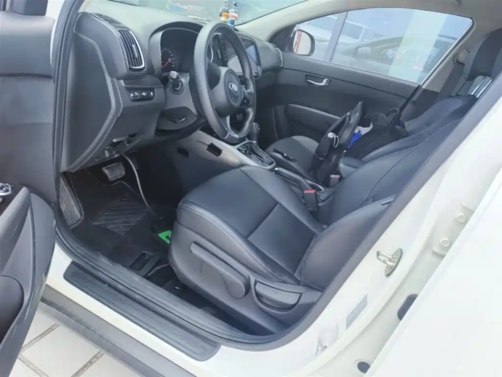 Kia KX3 2016 — фото 15