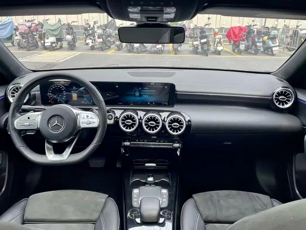 Mercedes-Benz A-Class 2021 — фото 15