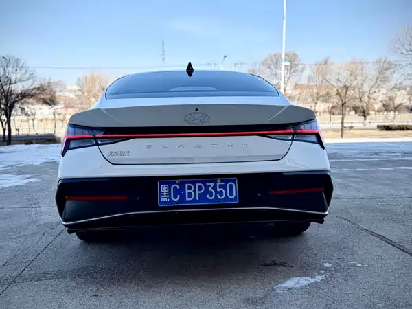 Hyundai Elantra 2023
