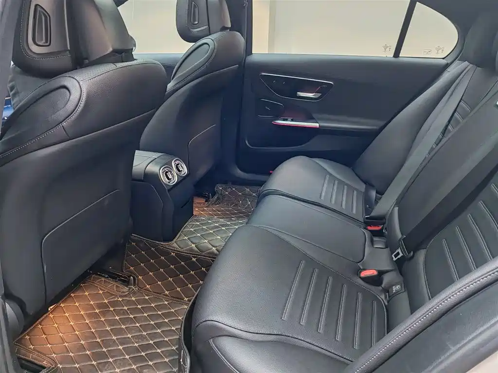 Mercedes-Benz C-Class 2022 — фото 19
